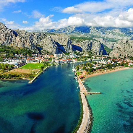 Lovely Apartment In Omis With Kitchenette المظهر الخارجي الصورة