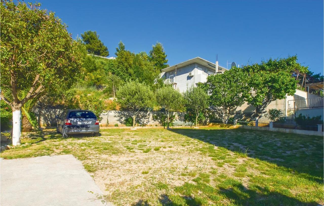Lovely Apartment In Omis With Kitchenette المظهر الخارجي الصورة