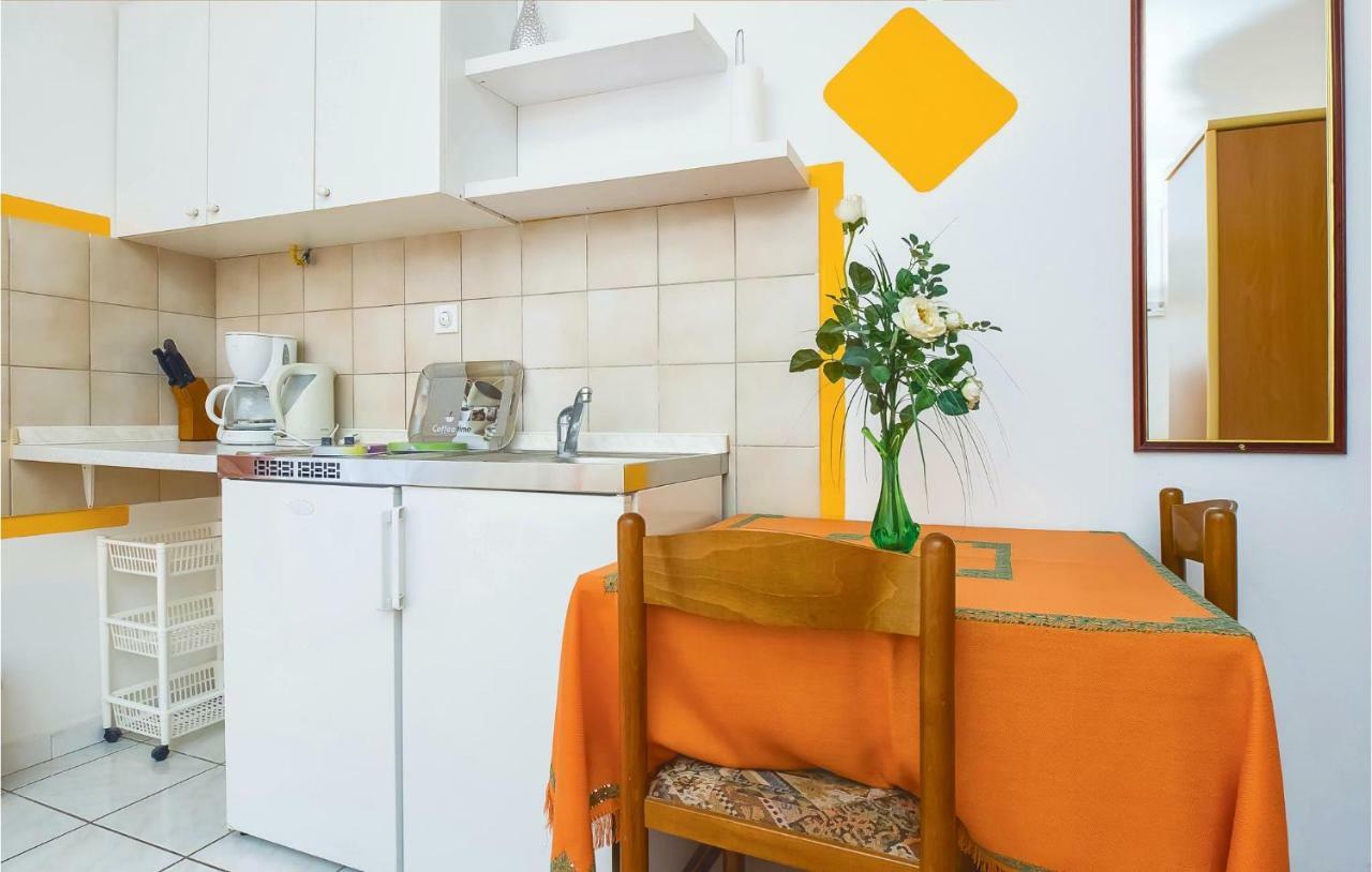 Lovely Apartment In Omis With Kitchenette المظهر الخارجي الصورة