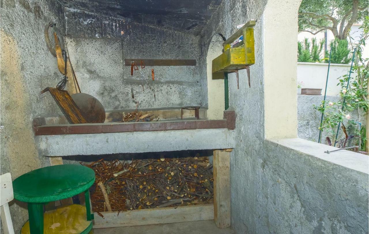 Lovely Apartment In Omis With Kitchenette المظهر الخارجي الصورة